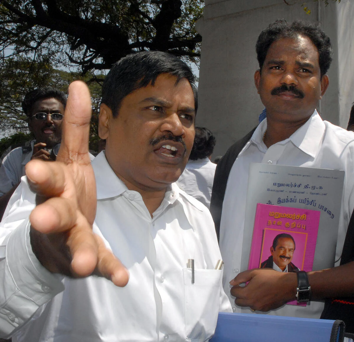 கே.எஸ்.ராதாகிருஷ்ணன்