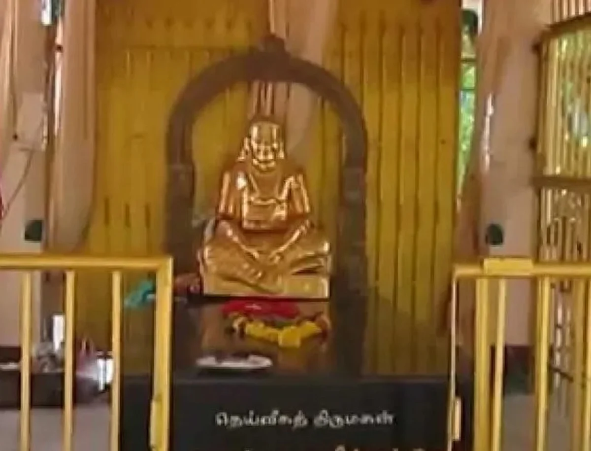 ஈபிஎஸ், ஓபிஎஸ்-க்கு கிடையாது; தேவரின் தங்கக் கவசத்தை டிஆர்ஓவிடம் வழங்கவும்:
உயர் நீதிமன்றம் உத்தரவு