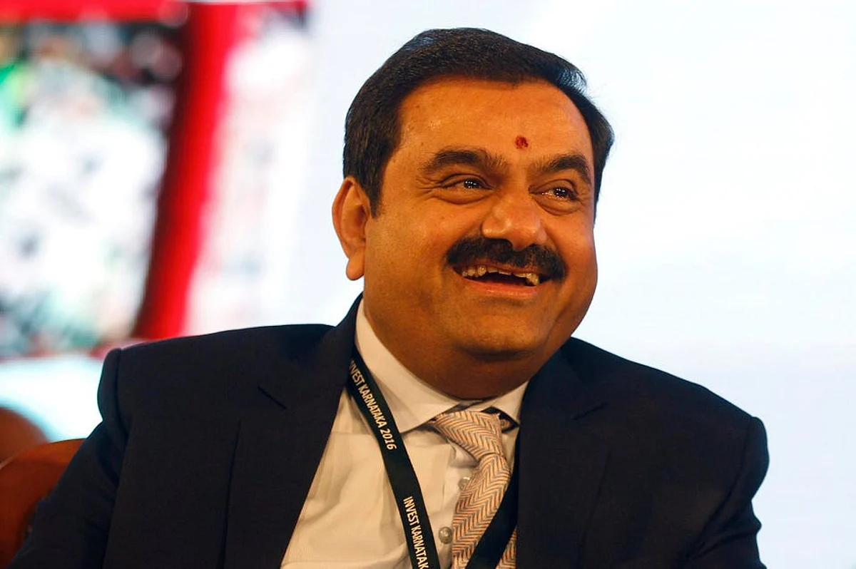 இந்தியாவில் 100 கோடீஸ்வரர்கள் பட்டியலில் கவுதம் அதானி முதலிடம்: பின்னுக்கு தள்ளப்பட்ட முகேஷ் அம்பானி!