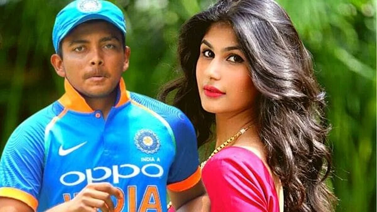 பிரபல நடிகையுடன் இந்திய கிரிக்கெட் வீரர் காதல்?: இன்ஸ்டாவில் வெளியிட்ட புகைப்படம் வைரல்