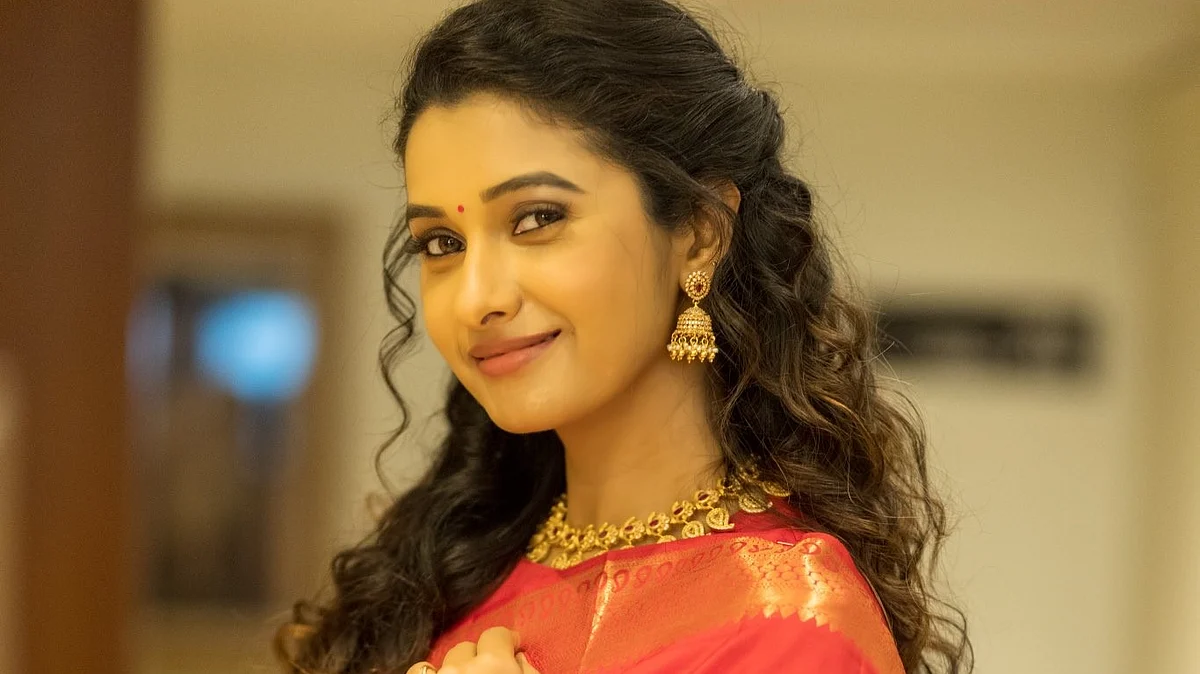 பிரியா பவானி சங்கரின் பெஸ்ட் போட்டோஷூட்!