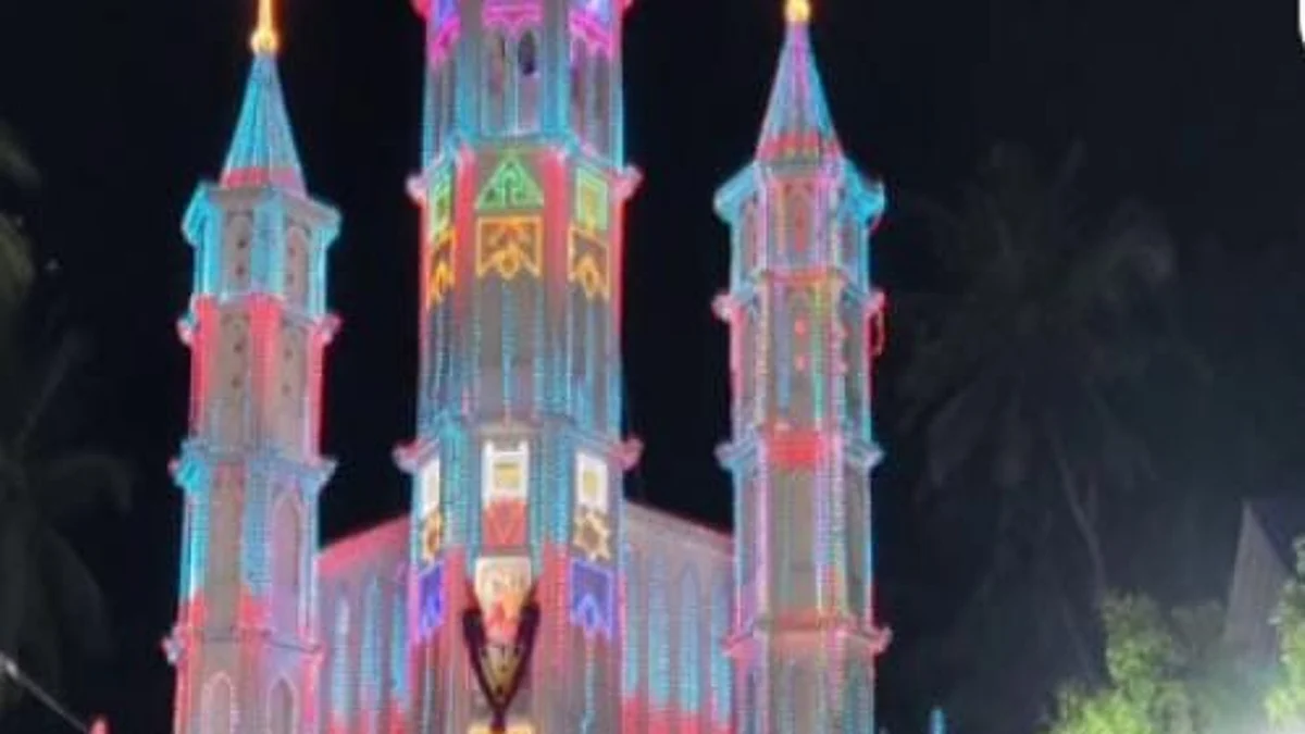 புனித அதிதூதர் தேவாலயம்