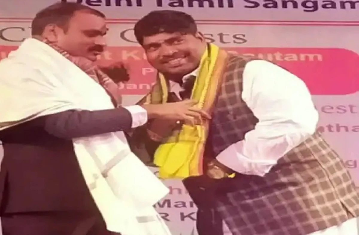 மத்திய இணை அமைச்சர் எல்.முருகனுடன் டெல்லி கோபி.