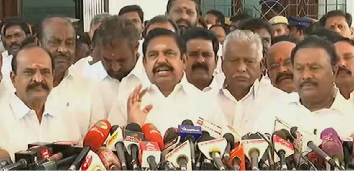 `சபாநாயகர் அரசியல் ரீதியாகச் செயல்படுகிறார்’- அப்பாவு மீது ஈபிஎஸ் குற்றச்சாட்டு!
