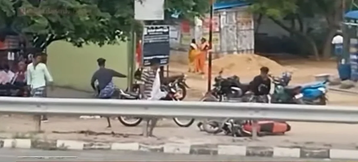 மதுரையில் நடுரோட்டில் சகோதரர்களை சரமாரியாக வெட்டிய கும்பல்: பதை பதைக்க வைக்கும் சிசிடிவி காட்சி