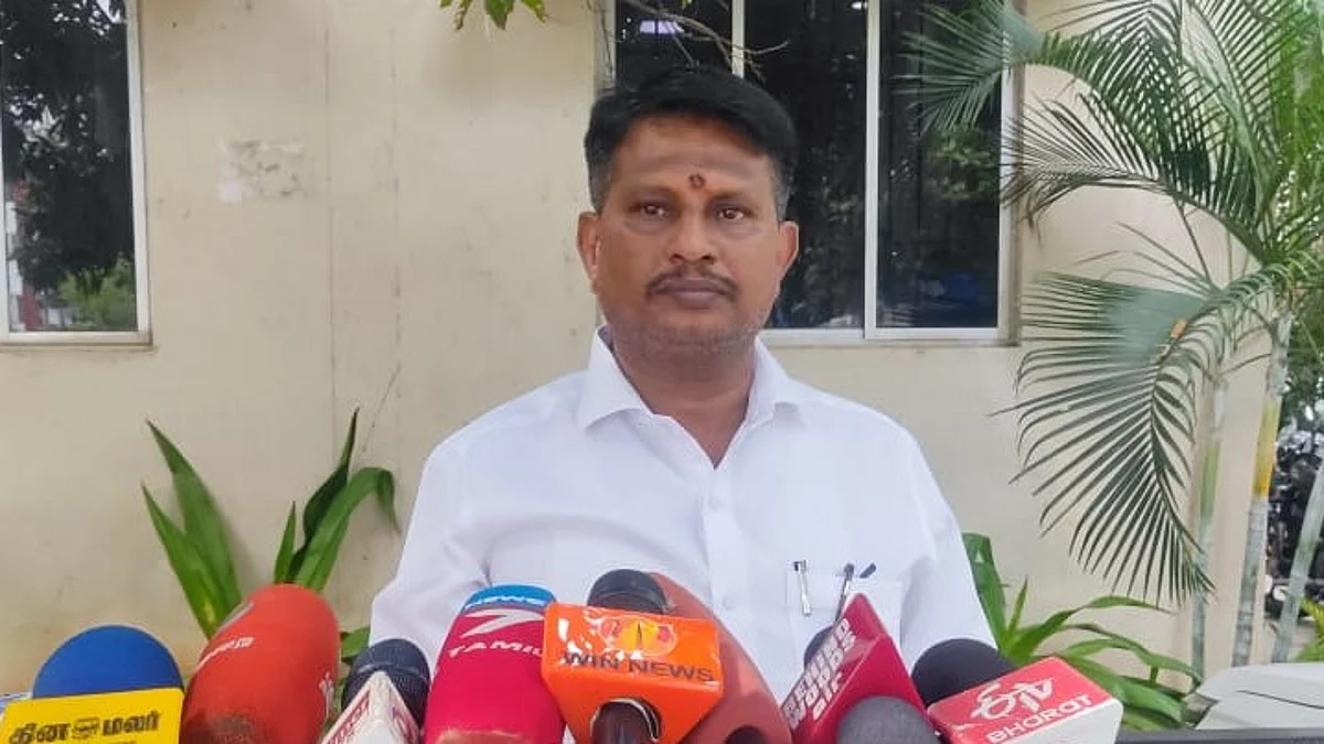 அமைச்சர் சேகர்பாபுவால் உயிருக்கு ஆபத்து: சென்னை காவல் ஆணையர் அலுவலகத்தில் வழக்கறிஞர் பகீர் புகார்