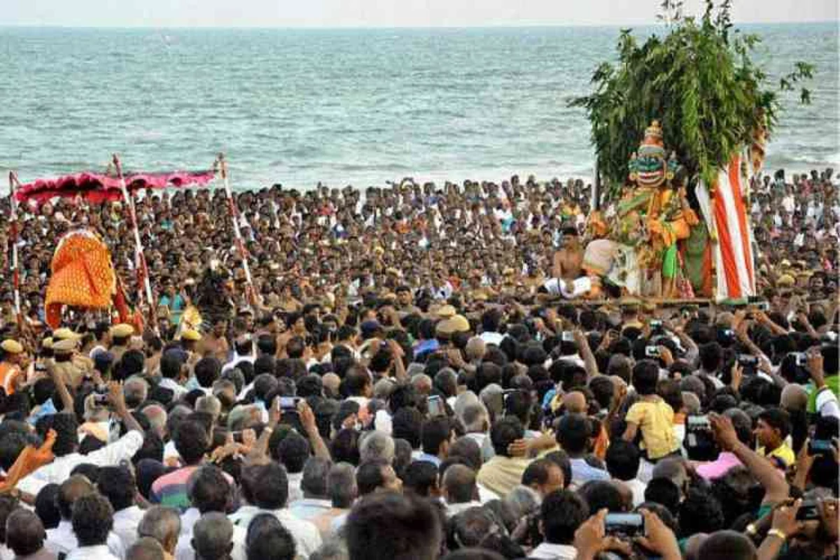 திருச்செந்தூர் சுப்பிரமணிய சுவாமி கோயிலில் சூரசம்ஹாரம்: லட்சக்கணக்கான பக்தர்கள் தரிசனம்