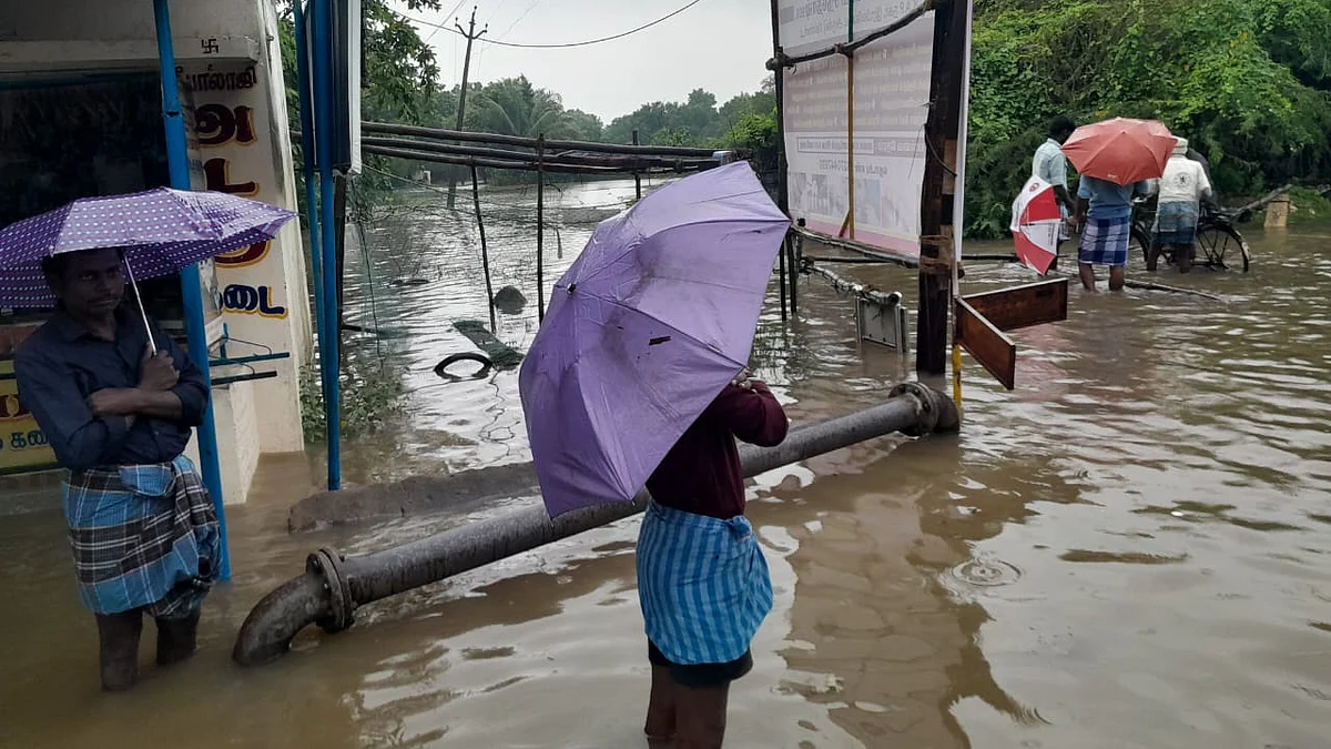 மிரட்டும் கனமழை: இன்றும் 28 மாவட்ட பள்ளி, கல்லூரிகளுக்கு விடுமுறை