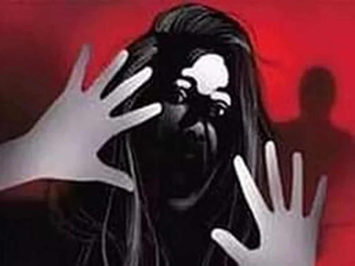 இரவில் வீடுகளில் புகுந்து நகைகளை திருடும் டவுசர் கொள்ளையர்கள்: பதறும் பெண்கள்