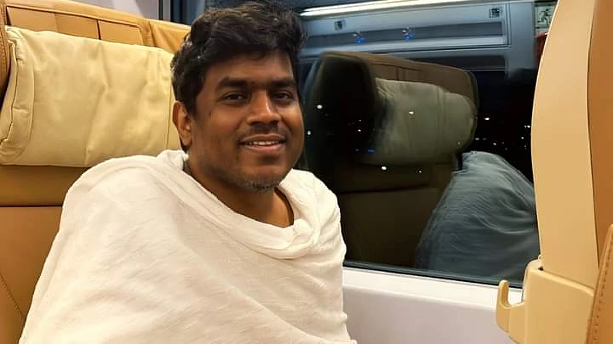 மெக்காவுக்குப் புனிதப்பயணம் மேற்கொண்ட யுவன்?: வைரலாகும் புகைப்படம்