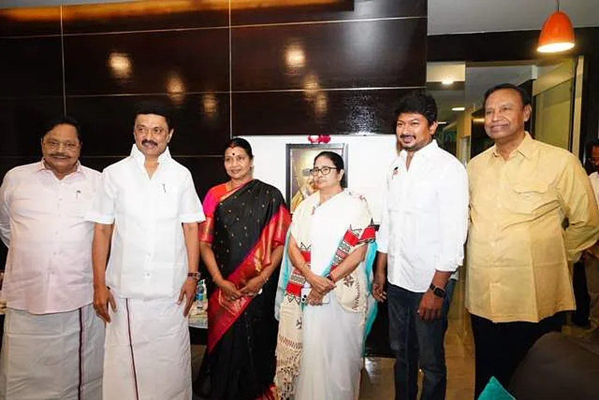 ஸ்டாலின் எனது சகோதரரைப் போன்றவர்: சென்னையில் மம்தா பானர்ஜி பேட்டி