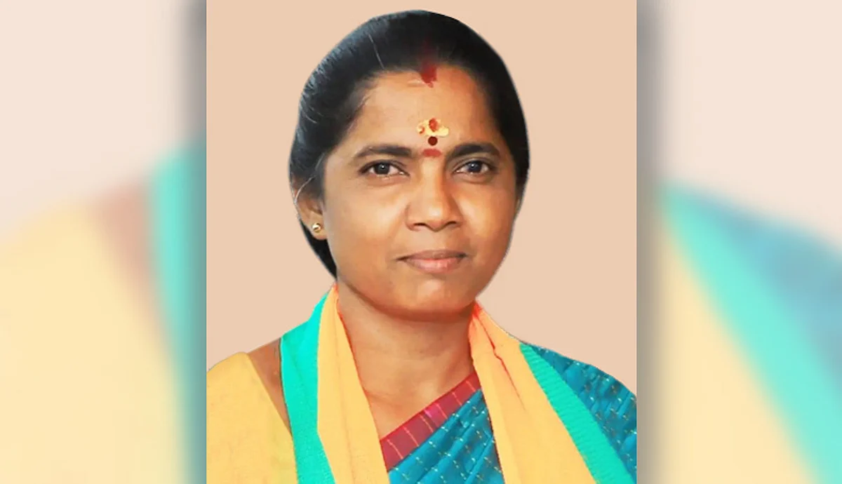 மின்சாரம் தாக்கி பாஜக மகளிர் அணி செயலாளர் சாவு: கணவன் கண்முன் நடந்த துயரம்