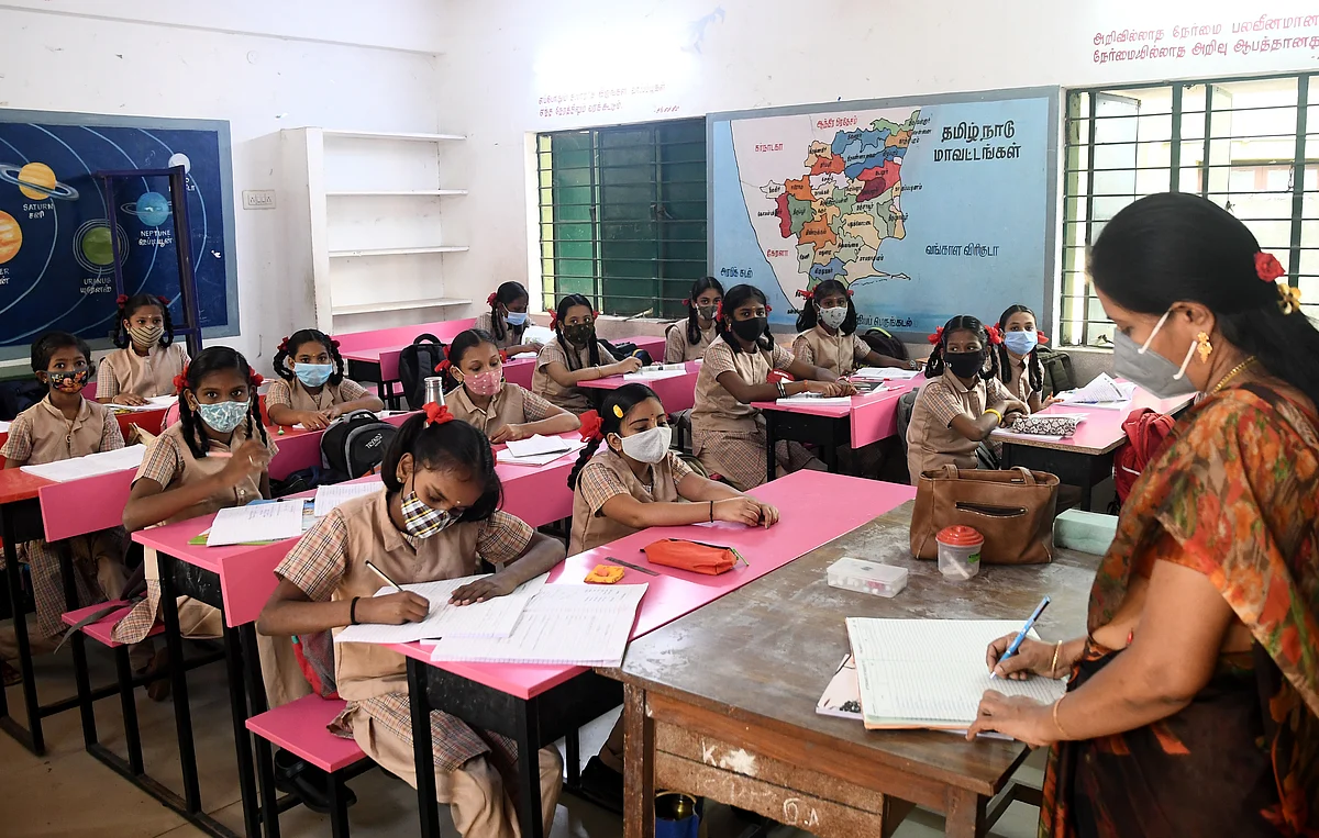 மாணவர் எண்ணிக்கை குறைவது அரசுப் பள்ளிகளுக்கு அழகல்ல!