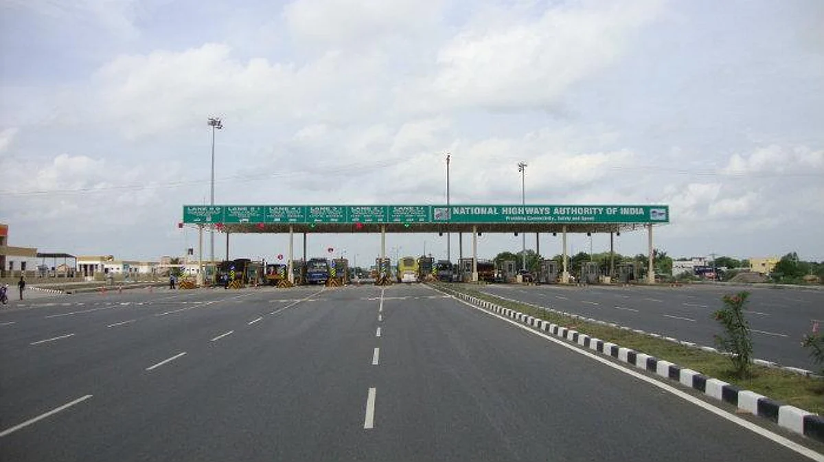 'என் மகன் தீக்குளித்து தற்கொலை செய்ததற்கு 6 பேர் காரணம்': சுங்கச்சாவடி ஊழியரின் தந்தை பரபரப்பு புகார்