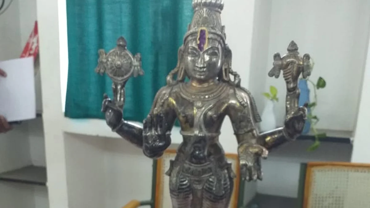 33 கோடி மதிப்பிலான சிலையை மாறுவேடத்தில் சென்று மீட்ட போலீஸார்