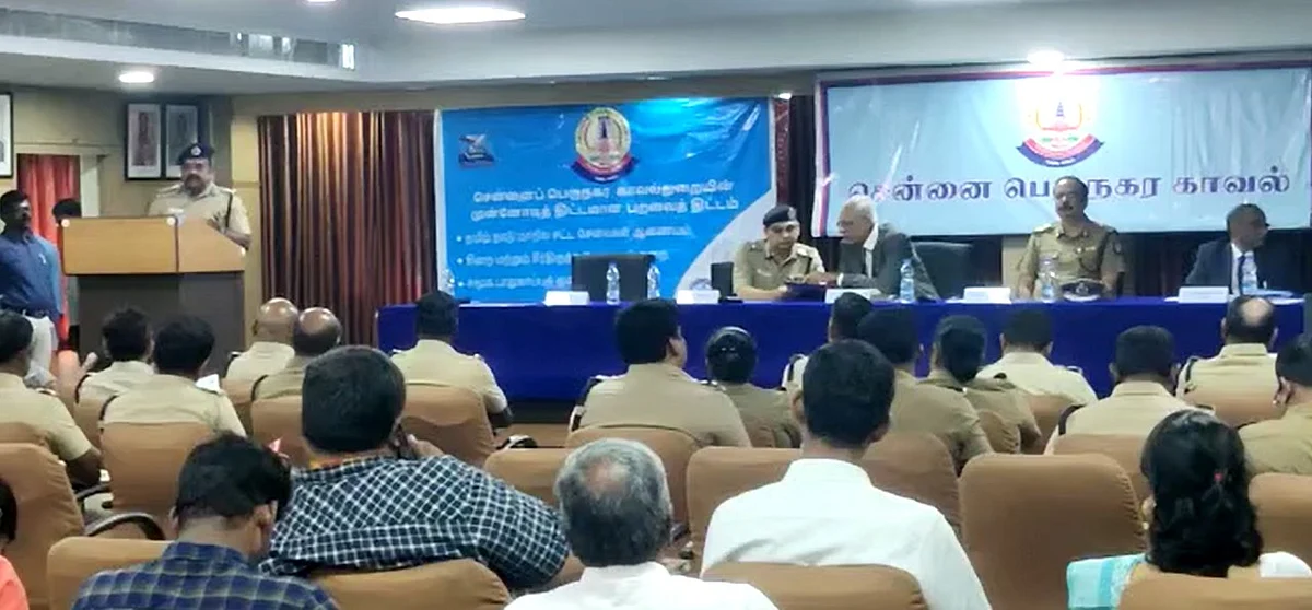 'குற்றம் செய்த சிறுவனைத் திருத்திய நீங்கள் அவனுக்கு அம்மா': பெண் காவலரை மனம் திறந்து பாராட்டிய நீதிபதி