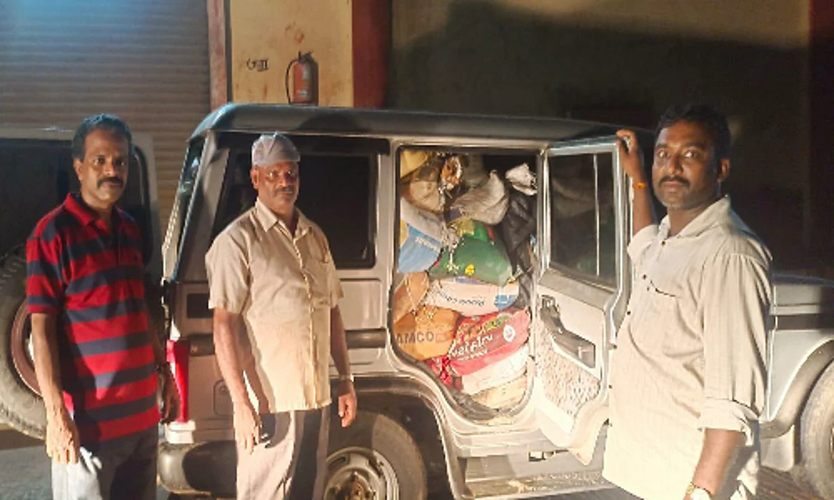 கேரளத்திற்கு சொகுசு காரில் 2 டன் ரேஷன் அரிசி கடத்தல்: சோதனைச் சாவடியில் போலீஸ் அதிரடி