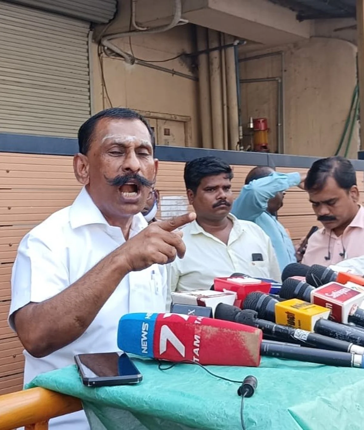 `என் மீதான குற்றச்சாட்டை தாராளமாக சிபிஐ விசாரிக்கலாம்'- பொன் மாணிக்கவேல் அதிரடி