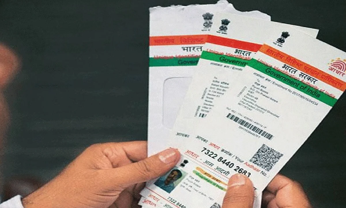 இனி 10 ஆண்டுகளுக்கு ஒருமுறை ஆதார் அட்டையை புதுப்பிக்க வேண்டும்!