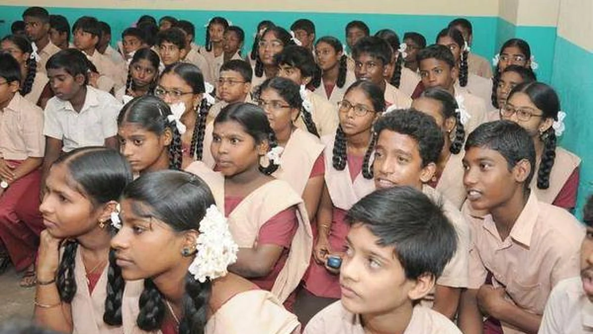 சனிக்கிழமை பள்ளி, கல்லூரிகள் இயங்கும்: காரணத்தை அறிவித்த பள்ளிக் கல்வித்துறை!