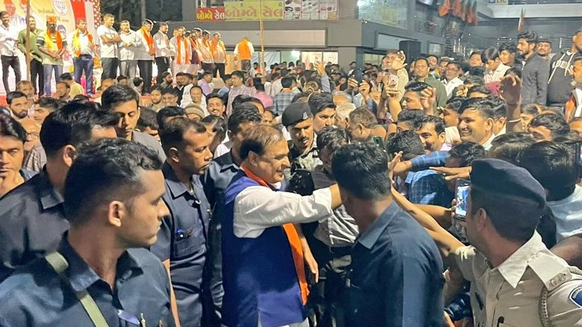 குஜராத் பிரச்சாரத்தில் சர்மா