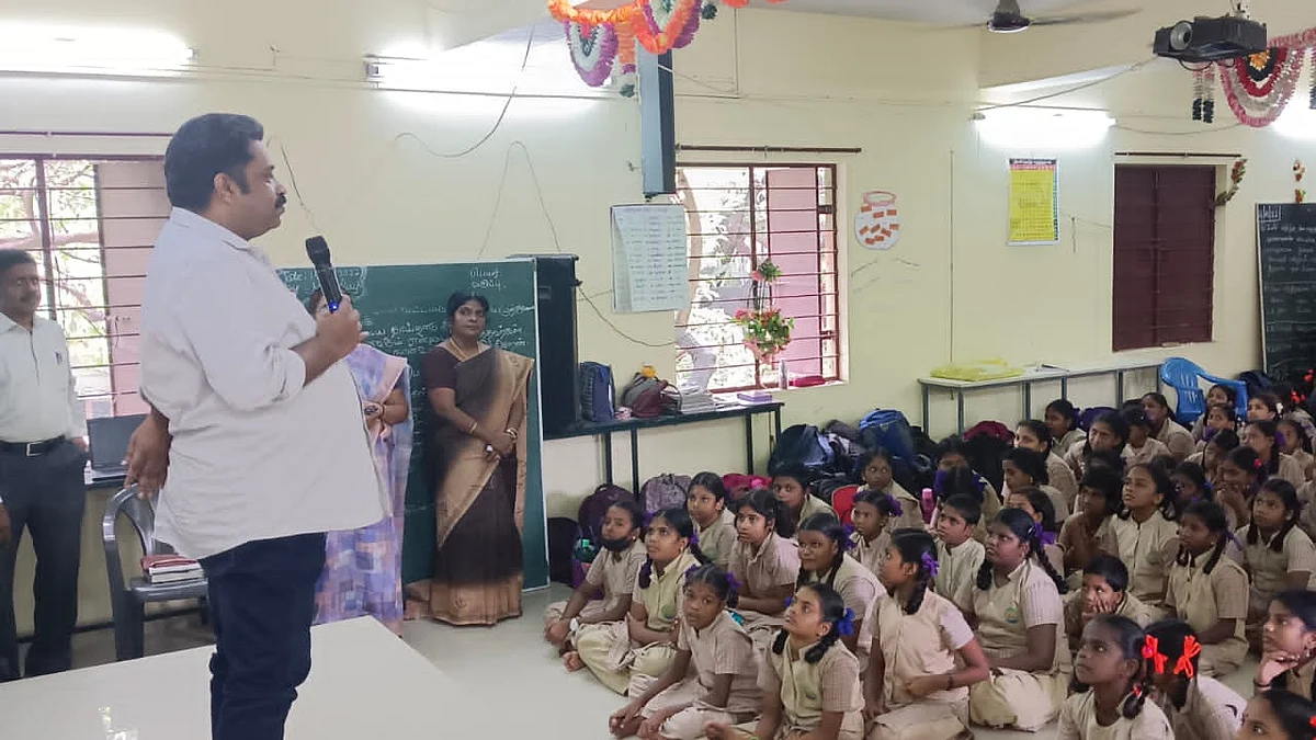 பள்ளிதோறும் சிறார் திரைப்படங்கள்: தமிழக அரசுக்கு சீனு ராமசாமி நன்றி