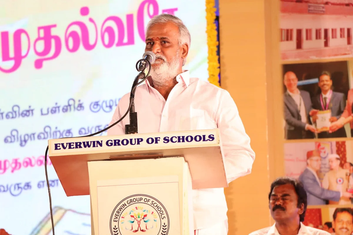 பொங்கலுக்கு முன் கிளாம்பாக்கம் பேருந்து நிலையம் திறப்பது கடினம்: சொல்கிறார் அமைச்சர் சேகர்பாபு