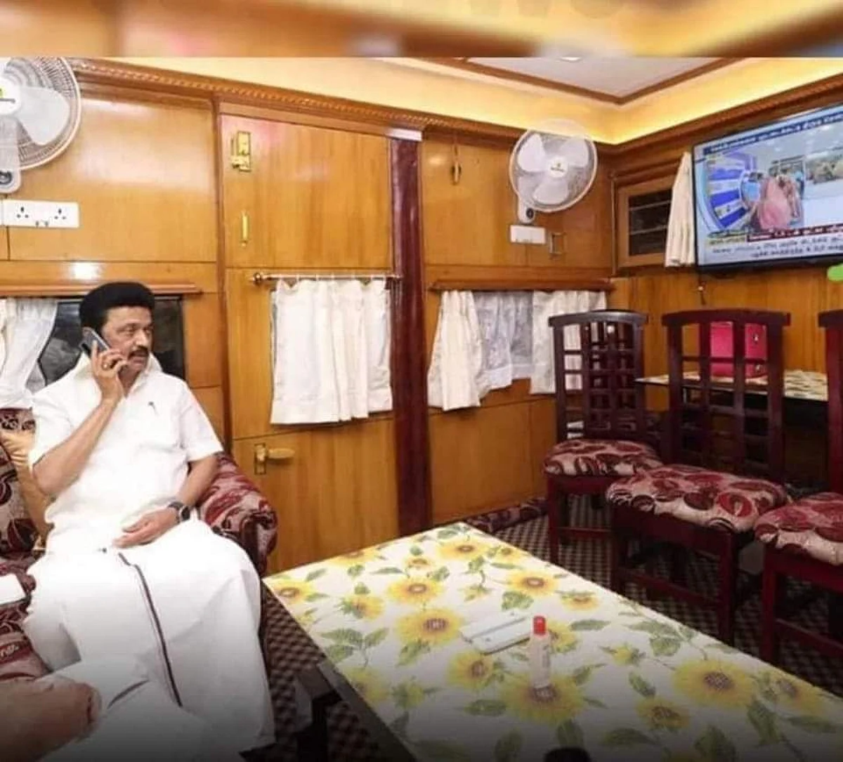 இதில் எளிமையெல்லாம் ஒன்றுமில்லை!