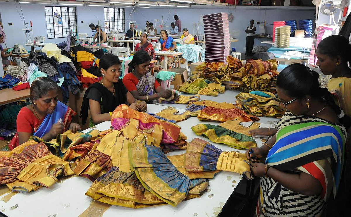 10 நாட்கள் மட்டுமே வேலை; 20 நாட்கள் கட்டாய விடுமுறை: கூலி வேலைக்கு செல்லும் தொழிலாளர்கள்