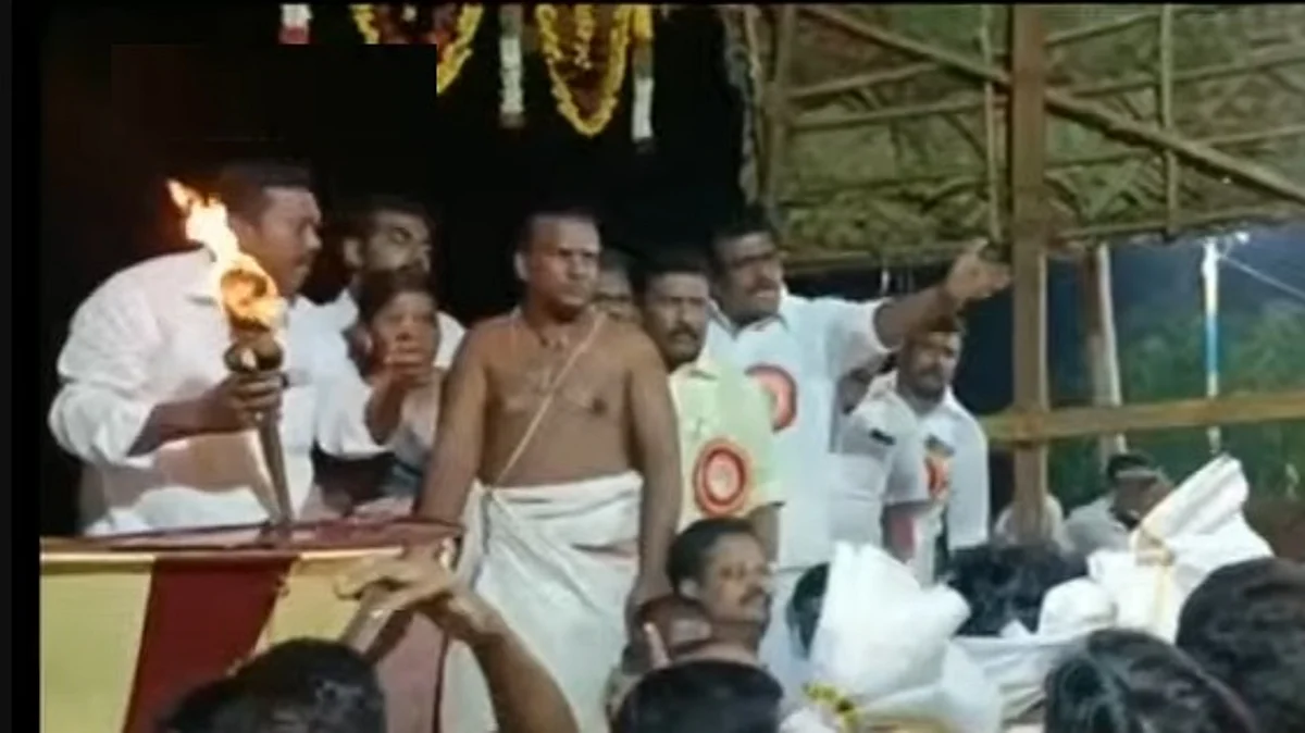 தங்கத் தமிழ்செல்வன்- ஓபிஎஸ் மகன் இடையே கடும் வாக்குவாதம்: கோயில் முன்பு நடந்த களேபரம்!