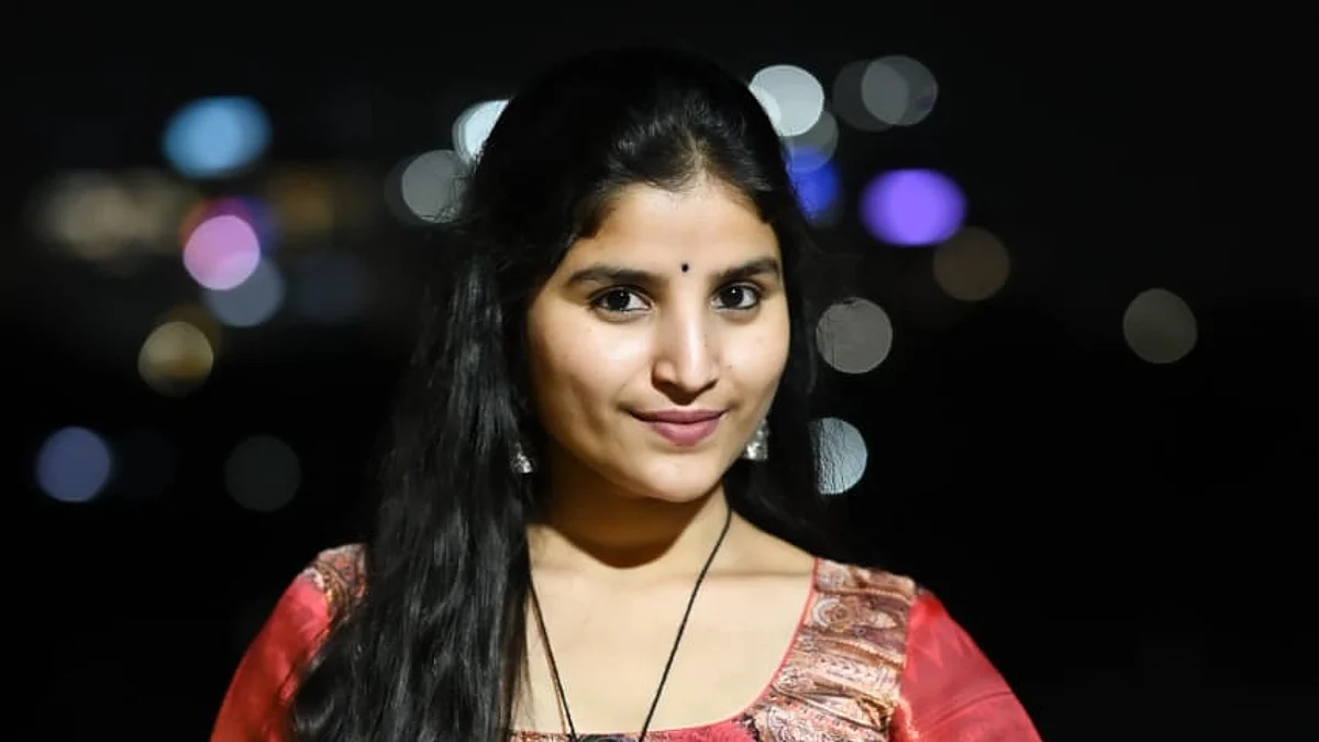 பாடகி இந்திராவதி சவுகான்.