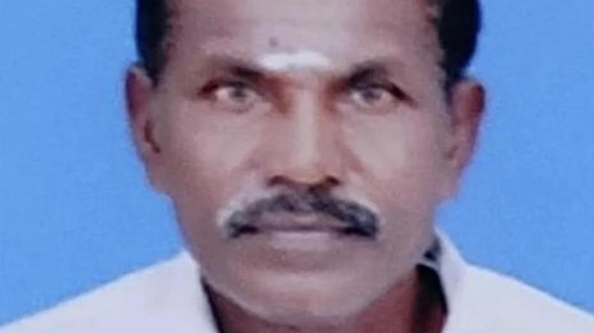 உதயநிதியின் நிகழ்ச்சிக்குக் கட்டப்பட்ட கொடி கம்பத்தை பிரித்த நபர் மின்சாரம் தாக்கி பலி: காரைக்குடியில் பரிதாபம்