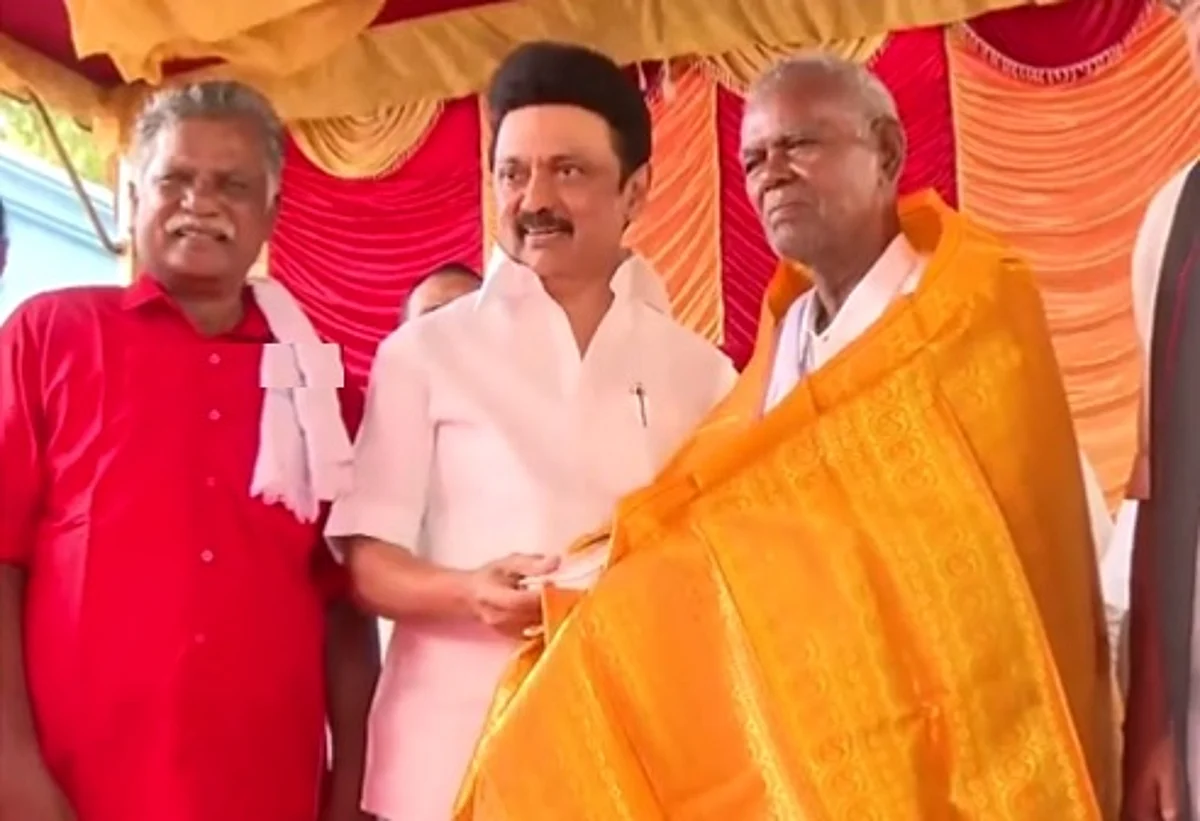 98-வது வயதில் அடியெடுத்து வைத்தார் நல்லகண்ணு: முதல்வர் ஸ்டாலின் நேரில் பிறந்தநாள் வாழ்த்து!