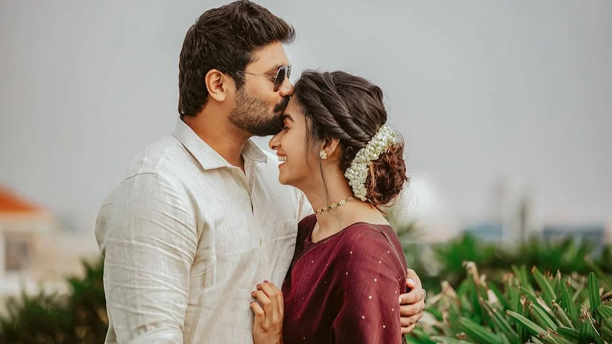 காதலருடன் புது வீட்டுக்கு குடிபுகுந்த நடிகை ப்ரியா பவானி சங்கர்