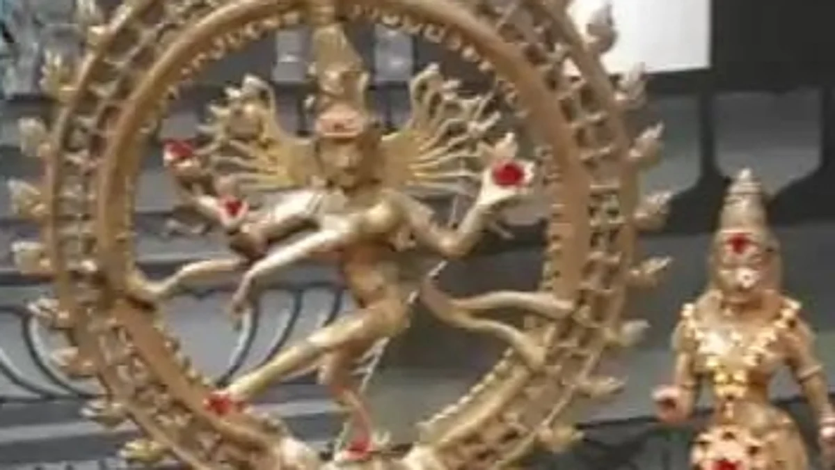 பரத நாட்டிய பள்ளியில் சிலைகள் திருட்டு: சிசிடிவி காட்சியால் சிக்கிய வாலிபர்கள்