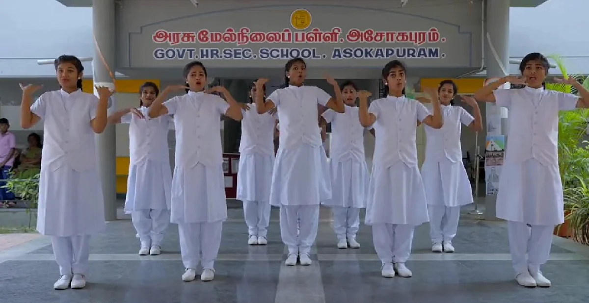 சைகை மொழி தமிழ்த்தாய் வாழ்த்துப் பாடல்: அசர வைத்த மாற்றுத்திறனாளி மாணவிகள் (வீடியோ)
