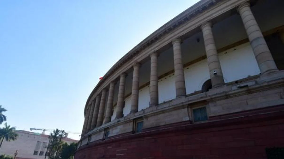 பழங்குடி பட்டியலில் குருவிக்காரர், நரிக்குறவர் சமுதாயங்கள்: மக்களவையில் நிறைவேறியது மசோதா