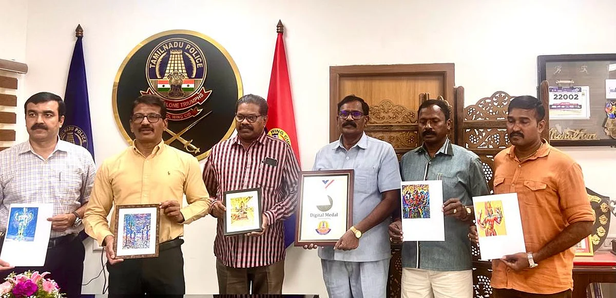 சிறப்பாக பணியாற்றிய காவல் அதிகாரிகளுக்கு உலகளாவிய டிஜிட்டல் அங்கீகாரம்
