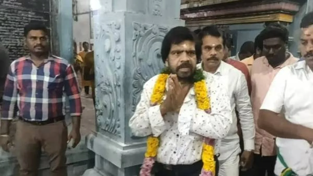 `சிம்புக்கு விரைவில் திருமணம் நடக்கும்'- காஞ்சி கோயிலில் தரிசனம் செய்த டி.ராஜேந்தர் தகவல்