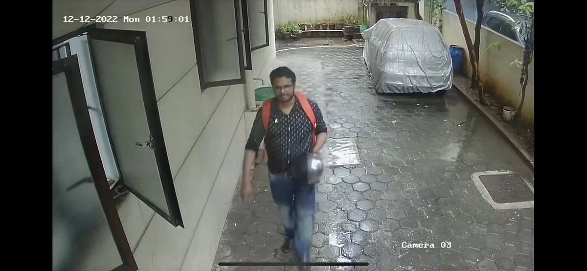 14 லட்ச ரூபாய் உயர்ரக பைக்குடன் எஸ்கேப்பான வாலிபர்: தகவல் தந்தால் 10 ஆயிரம் ரூபாய் பரிசு