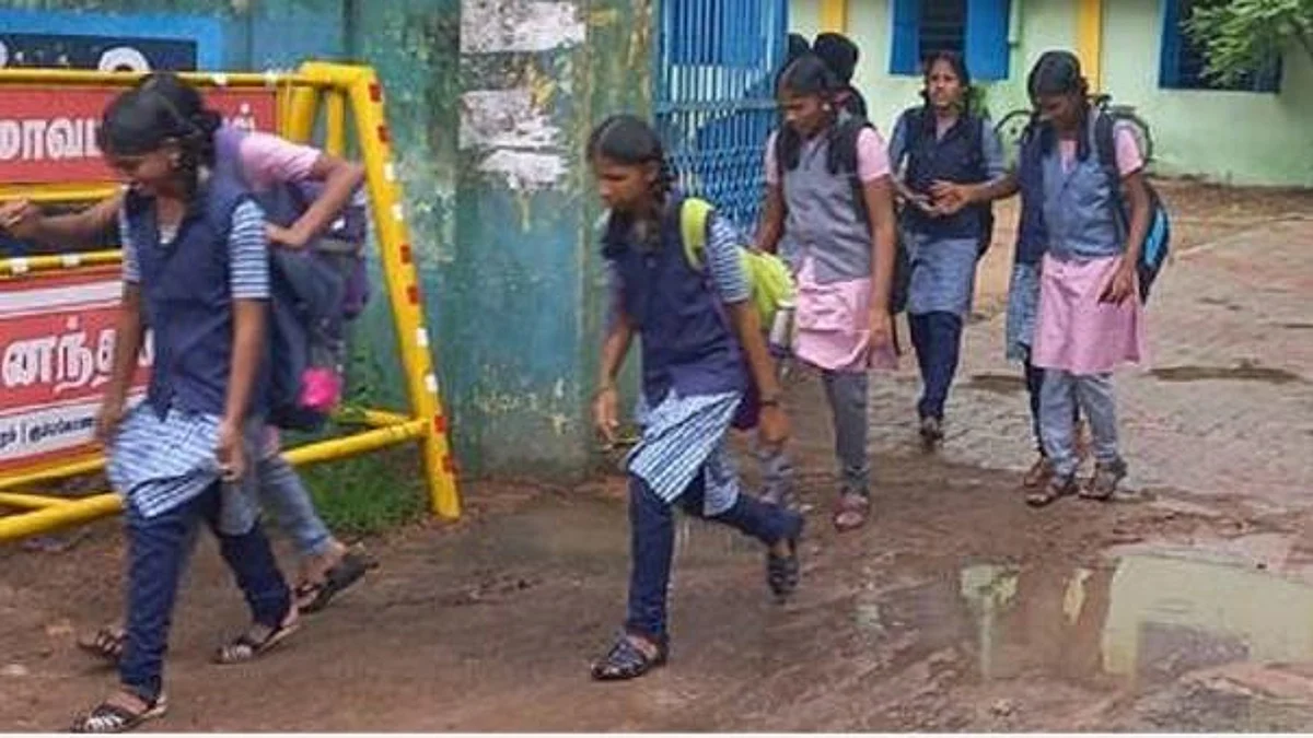 இன்று மதியம் மற்றும் நாளை பள்ளி, கல்லூரிகளுக்கு விடுமுறை: வேலூர் கலெக்டர் திடீர் அறிவிப்பு