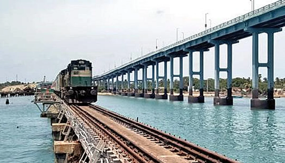பாம்பன் பாலத்தில் நாளை வரை அனைத்து ரயில் போக்குவரத்தும் ரத்து