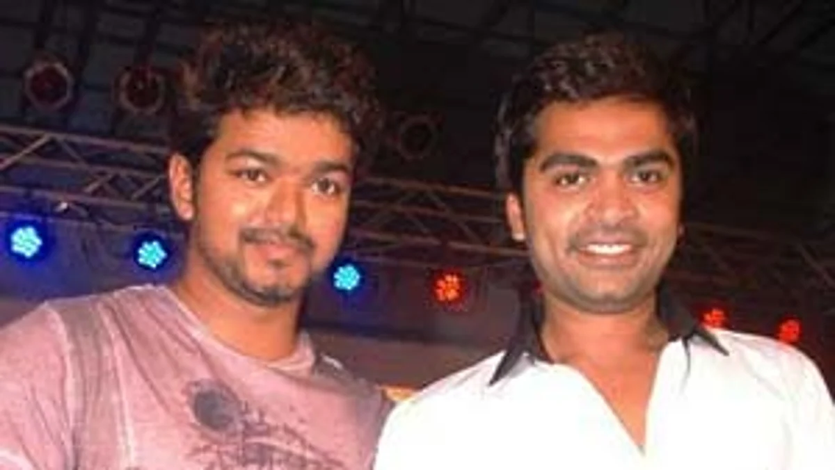 'தீ தளபதி’: நடிகர் விஜய்க்கு பாடல் பாடிய சிலம்பரசன்