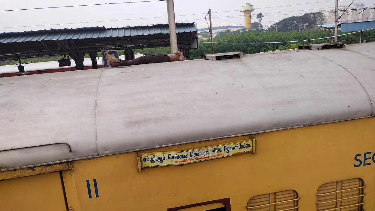 ஓடிவந்து ரயில் மேல் ஏறிய வாலிபர்; மின்சாரம் பாய்ந்து உடல் கருகி பலி: சென்ட்ரல் ரயில் நிலையத்தில் பயங்கரம்