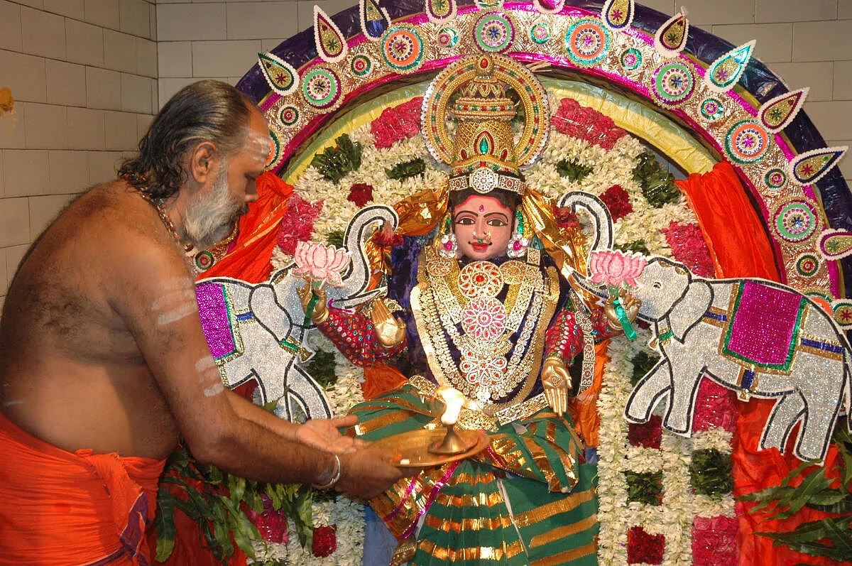 இன்று வசந்த பஞ்சமி: ரதி - மன்மத வழிபாடு; மகாலக்ஷ்மி ஆராதனை!