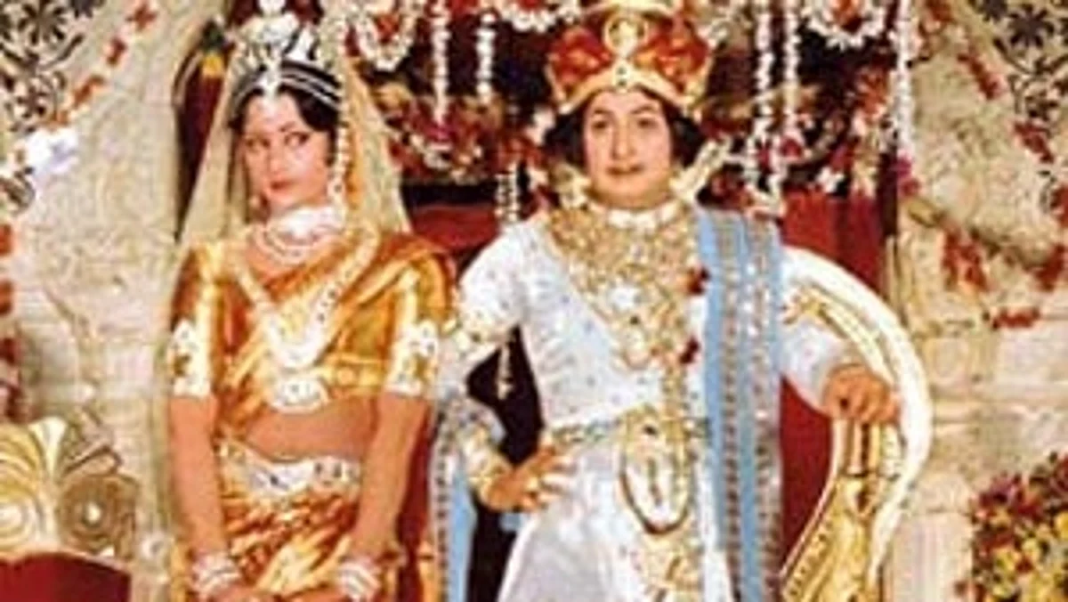 பொங்கல் பண்டிகையும், எம்ஜிஆர் படங்களுமாக கொண்டாடிய தமிழ்நாடு!