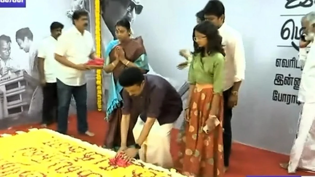 பொங்கல் பண்டிகை - அண்ணா, கருணாநிதி நினைவிடங்களில் குடும்பத்துடன் முதல்வர் ஸ்டாலின் மரியாதை!