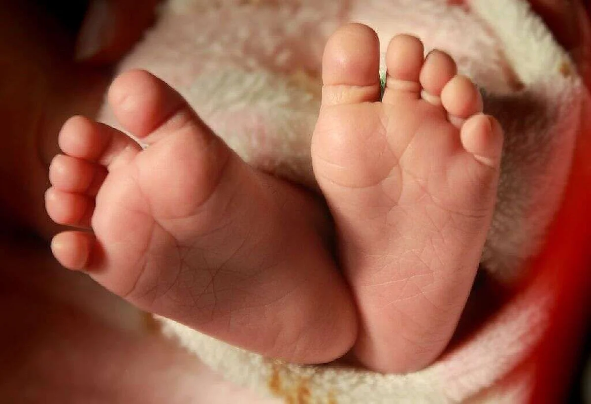 பீர் பாட்டிலால் அடித்து 3 வயது குழந்தை கொடூரக்கொலை: தாயின் தகாத உறவால் நிகழ்ந்த விபரீதம்