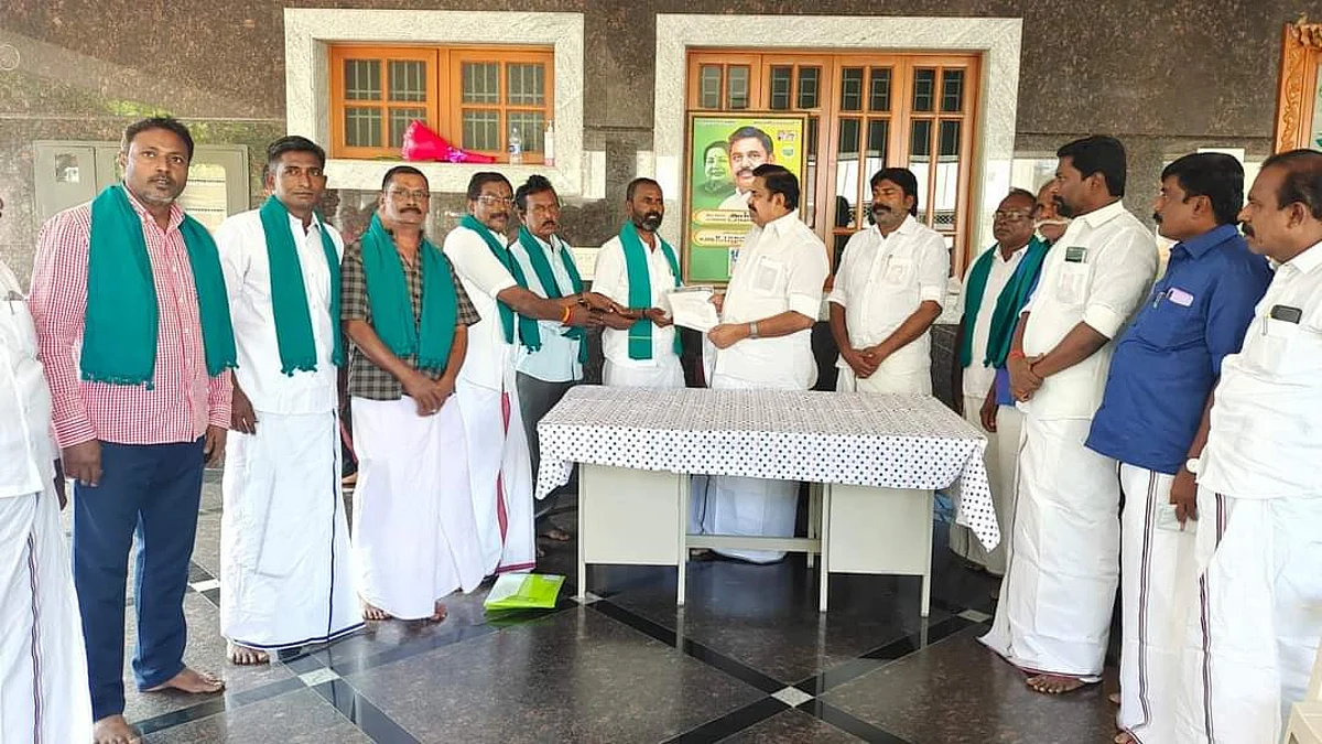 `இந்தக் கோரிக்கையை சட்டப்பேரவையில் பேசுங்கள்'- எடப்பாடி பழனிசாமியிடம் விவசாயிகள் நேரில் மனு