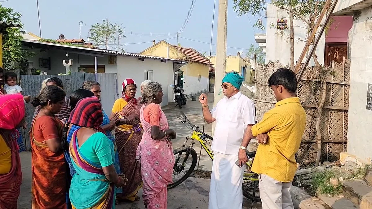 தினமும் மக்கள் சந்திப்பு, வார்டு வார்டாக சைக்கிள் பயணம்: அசத்தும் பேரூராட்சி தலைவர்!